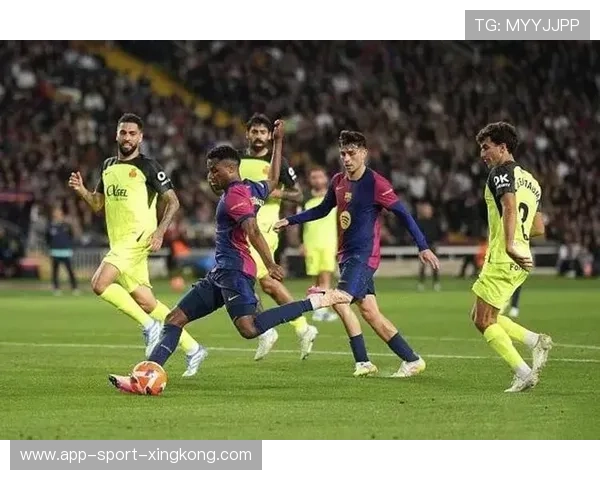 西甲巴萨替补登场建功，球队深度得到体现